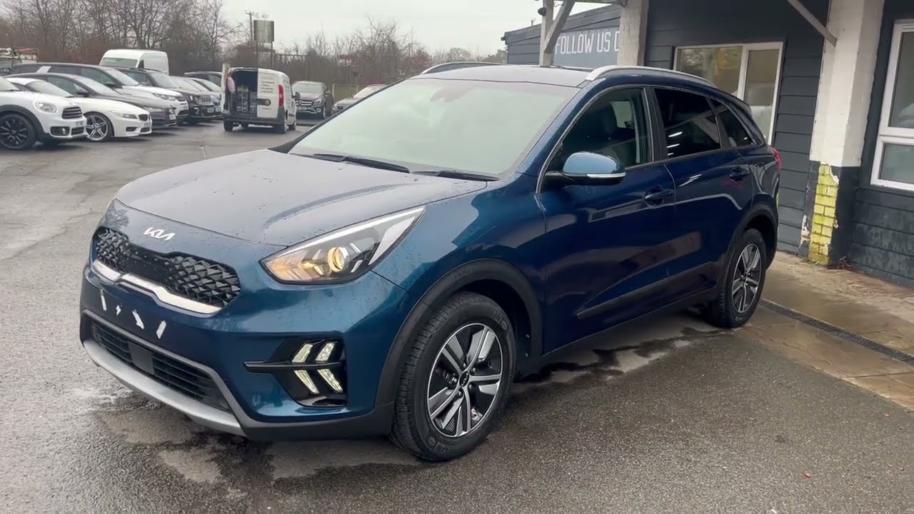 Kia Niro at                         www.PineLodgeCars.com                         PMN485W