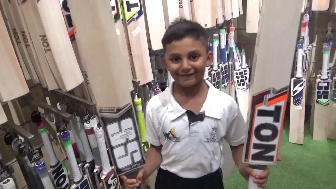 Angad Thakur buying a new bat from M3 Sports, Pune