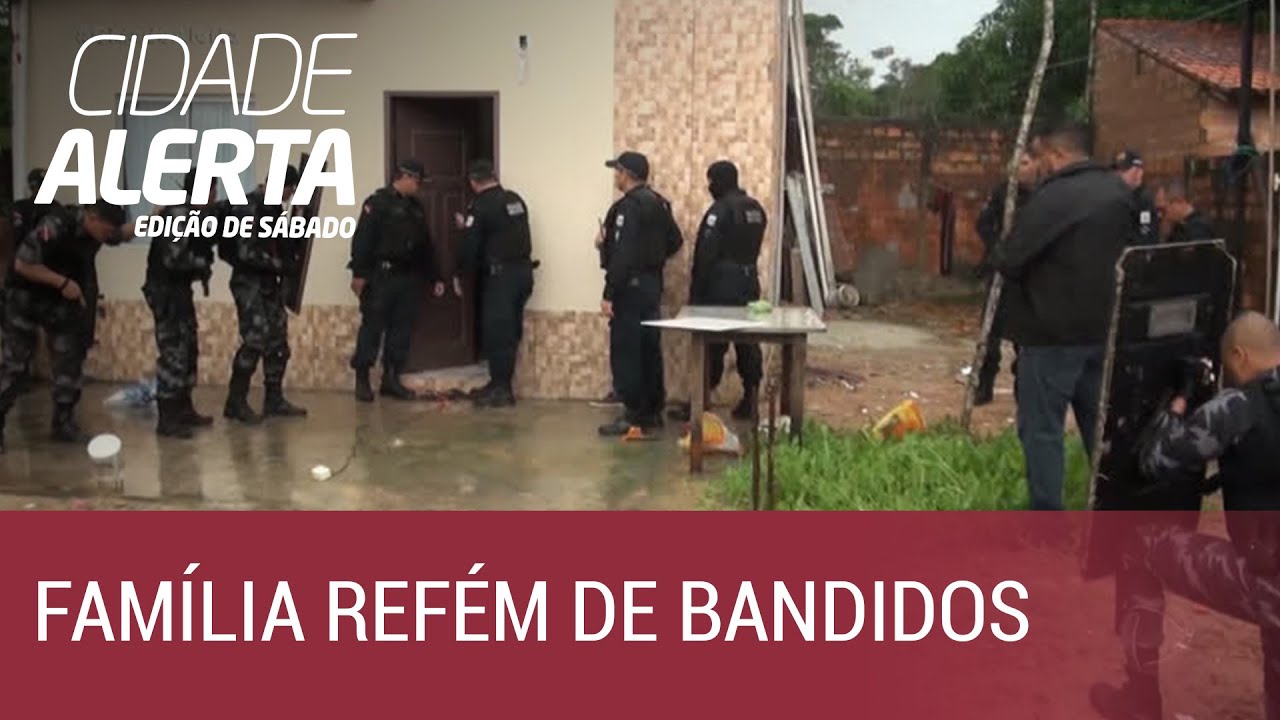 Bandidos em fuga fazem família refém