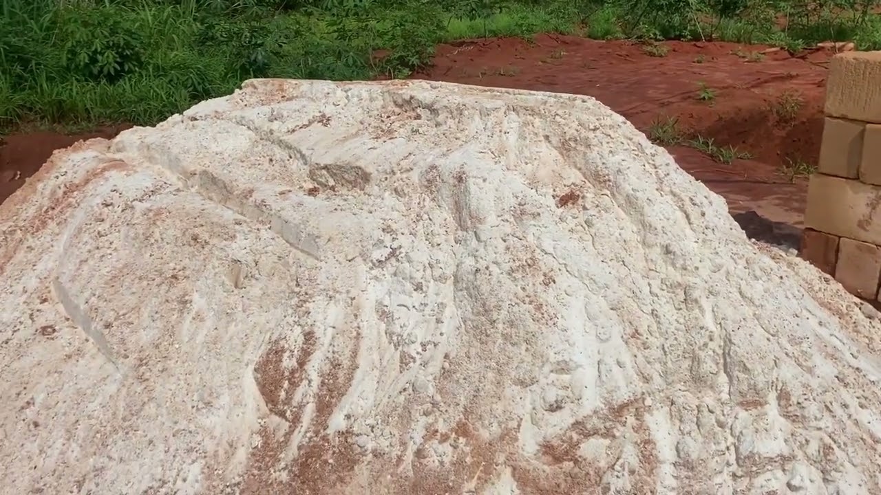SAND, CLAY, AND SILTY-CLAY IN CONSTRUCTION. 