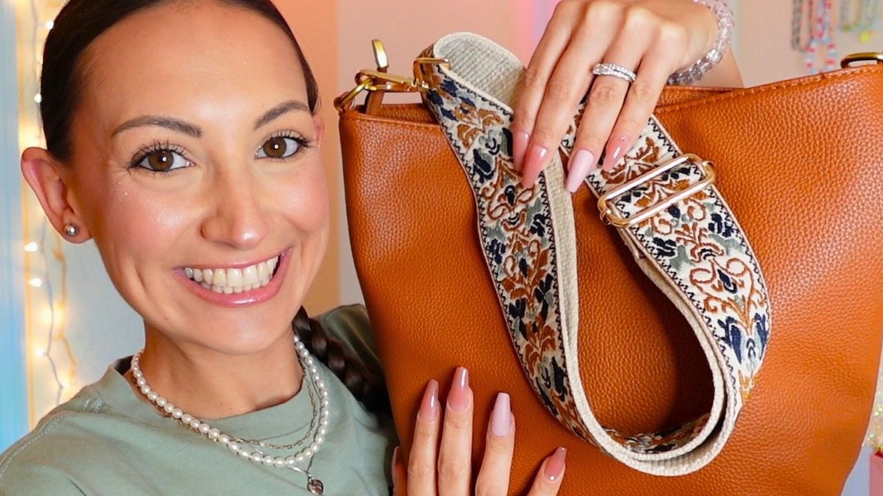 ASMR What's In My Bag & March Favorites ✥