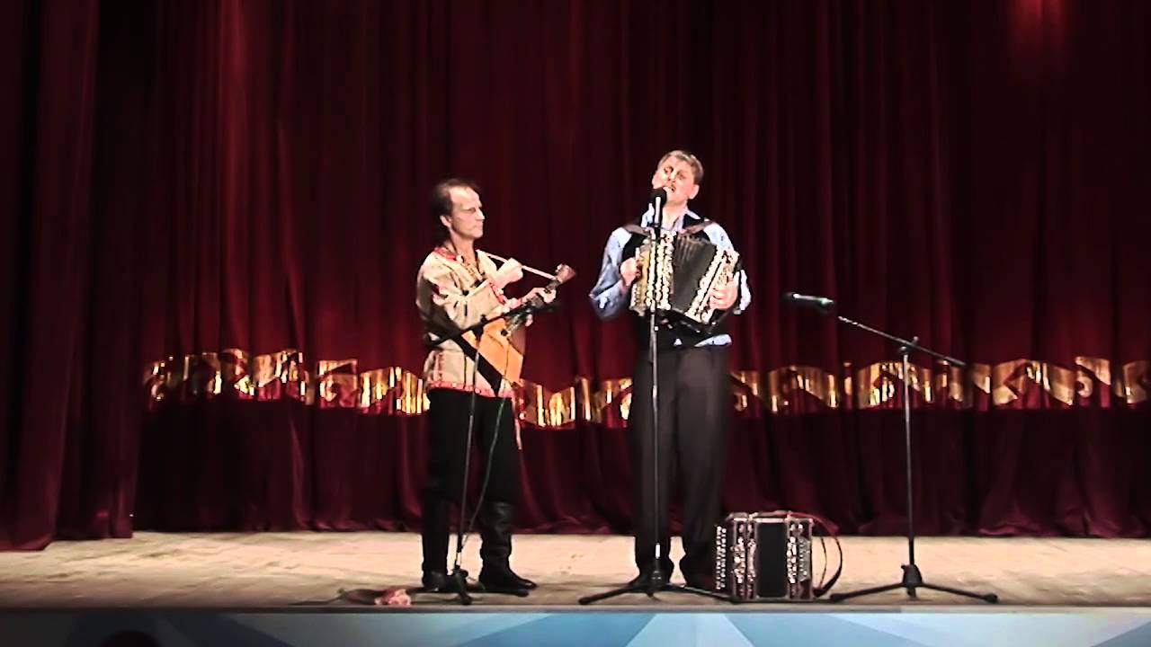 Сердце старость признавать не хочет! Разведёт меха гармошка, сердце тихо защемит, запоёт душа.
