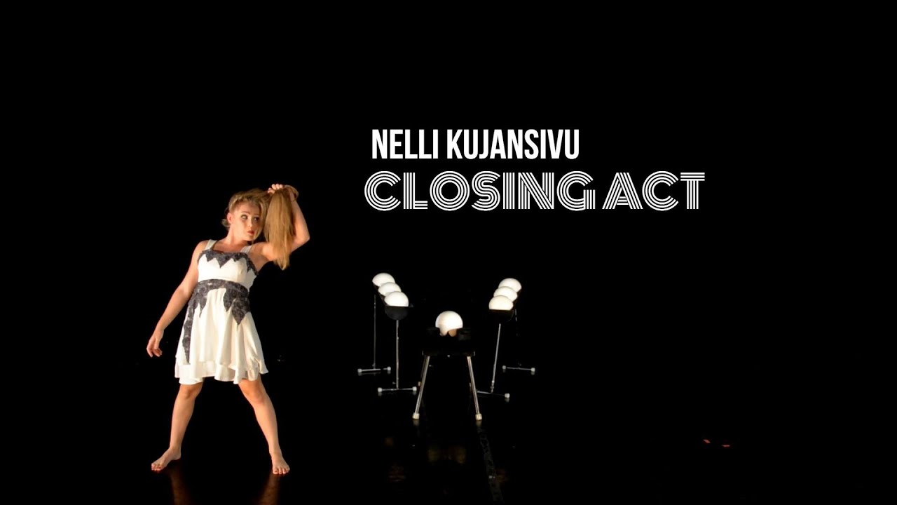 Foot juggling - Nelli Kujansivu | 2016