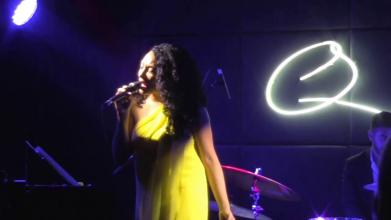 Sheléa • Summertime • Live in Dubai • Q's Bar and Lounge...