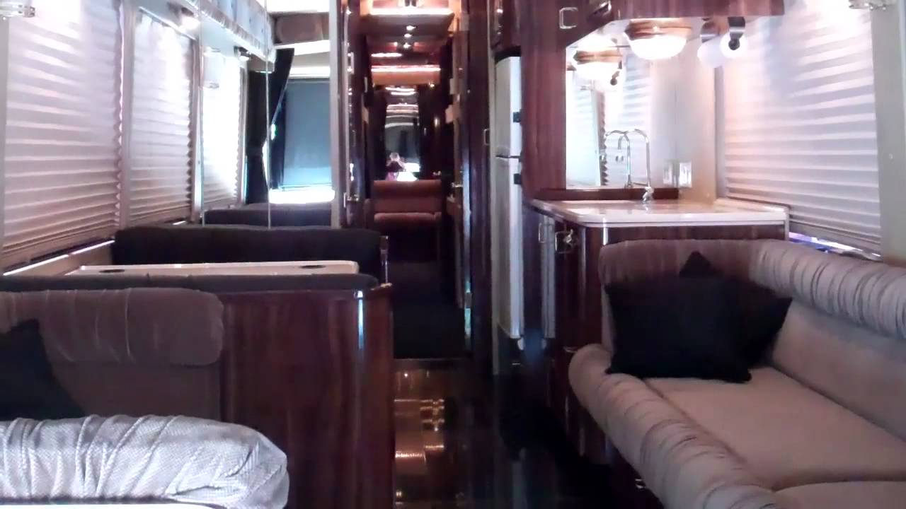 Staley Bus Sales Nashville, TN. 615-860-9485 staleycoach.com 2000 H3-45 Prevost  Entertainer Bus # 4