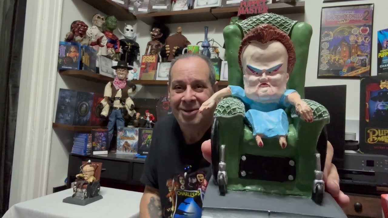 Full Moon Head Of The Family Statues unboxing