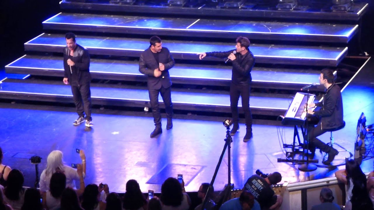 NKOTB Cruise 2015 - Concert group B - Keep on smiling