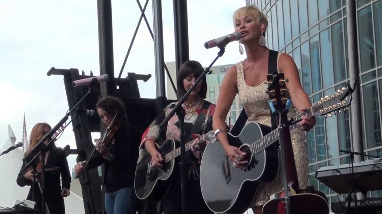 Lorrie Morgan & Pam Tillis - Candy Kisses/ Burning Memories