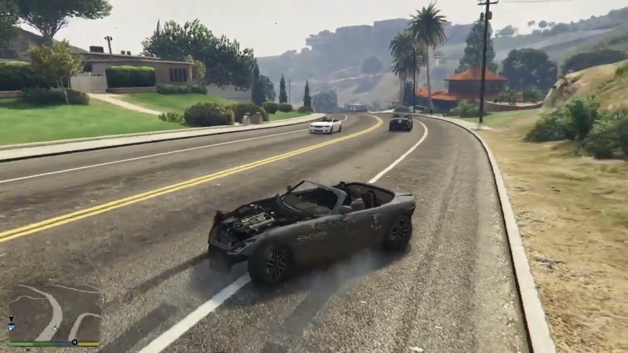 Entrando em casas de estranho !! GTA V 