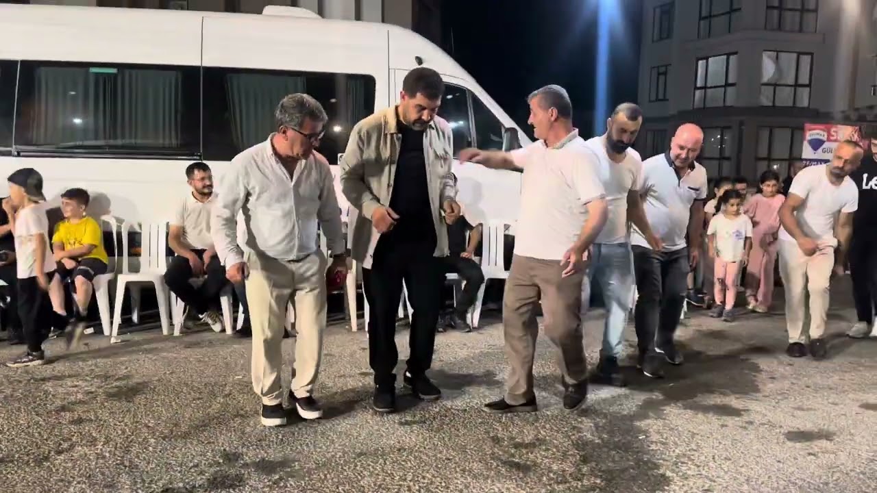 İstanbul Kartal yakacık Siirt Düğünü ve yılar sonra ben sahnede keyifli seyirler 🔥❤️🌹🙏🎤