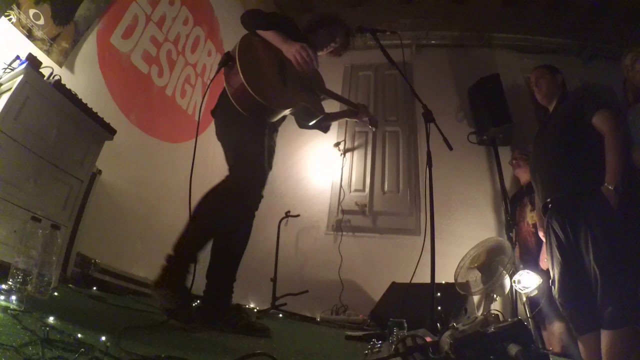 Vincent Cavanagh @ Live at Error! Design Studio/Gallery / 18 May 2017