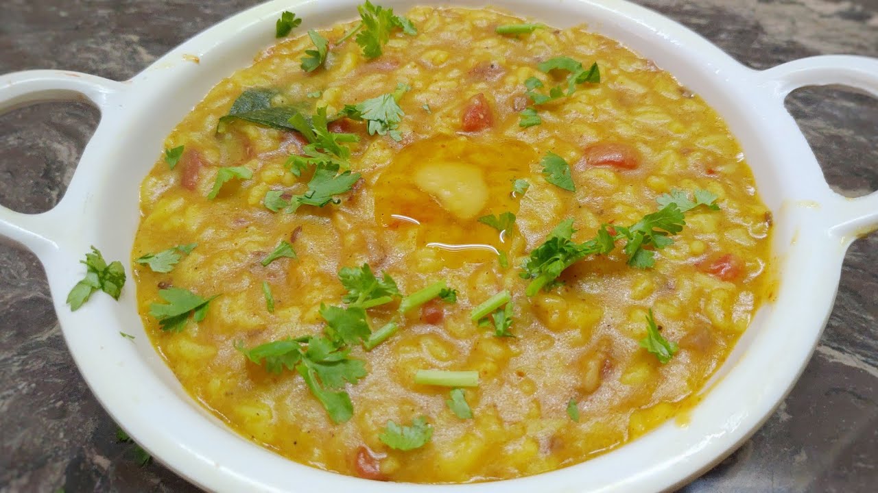 ಅತೀ ಕಡಿಮೆ ಸಮಯದಲ್ಲಿ ರುಚಿಯಾಗಿ ಈ ಕಿಚಡಿ ಮಾಡಿ | Quick Moong Dal Kichdi | Dal Kichdi recipe in Kannada