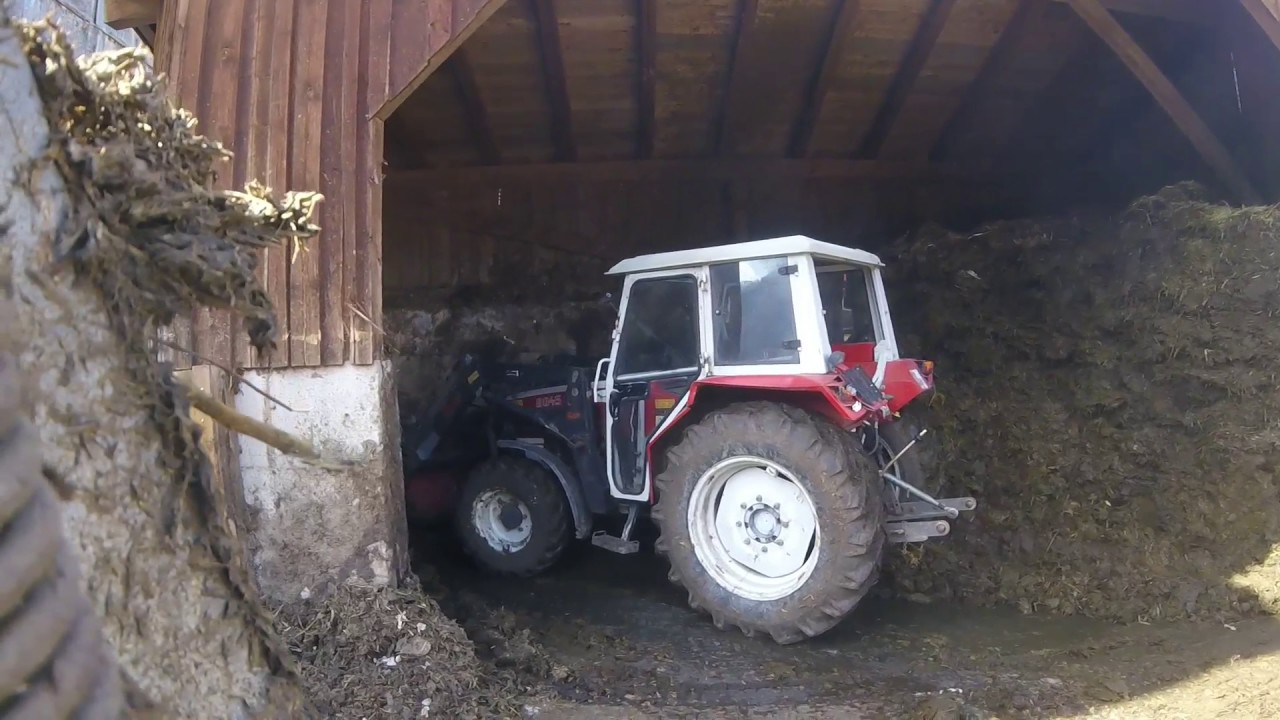 Miststreuen im Frühjahr | Aebi, Steyr, Weidemann | Tiroler Landwirtschaft