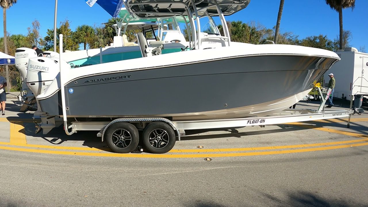 Сравнение 25-футовых центральных консолей на выставке Stuart Boat Show 2022 года — что дает цена ...