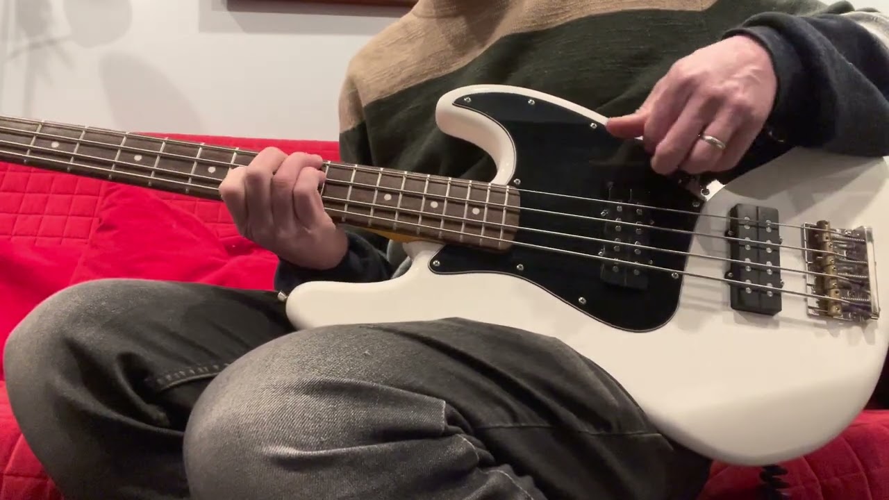 2012 Fender Modern Player Jazz Bass HH Dual Humbucker Pickups Olympic White