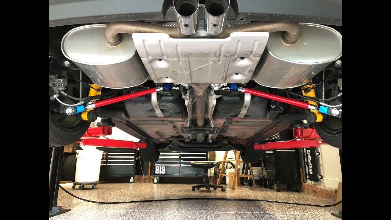 Замена заднего нижнего рычага подвески Mini Cooper S (JCW) 2006 года (R53)