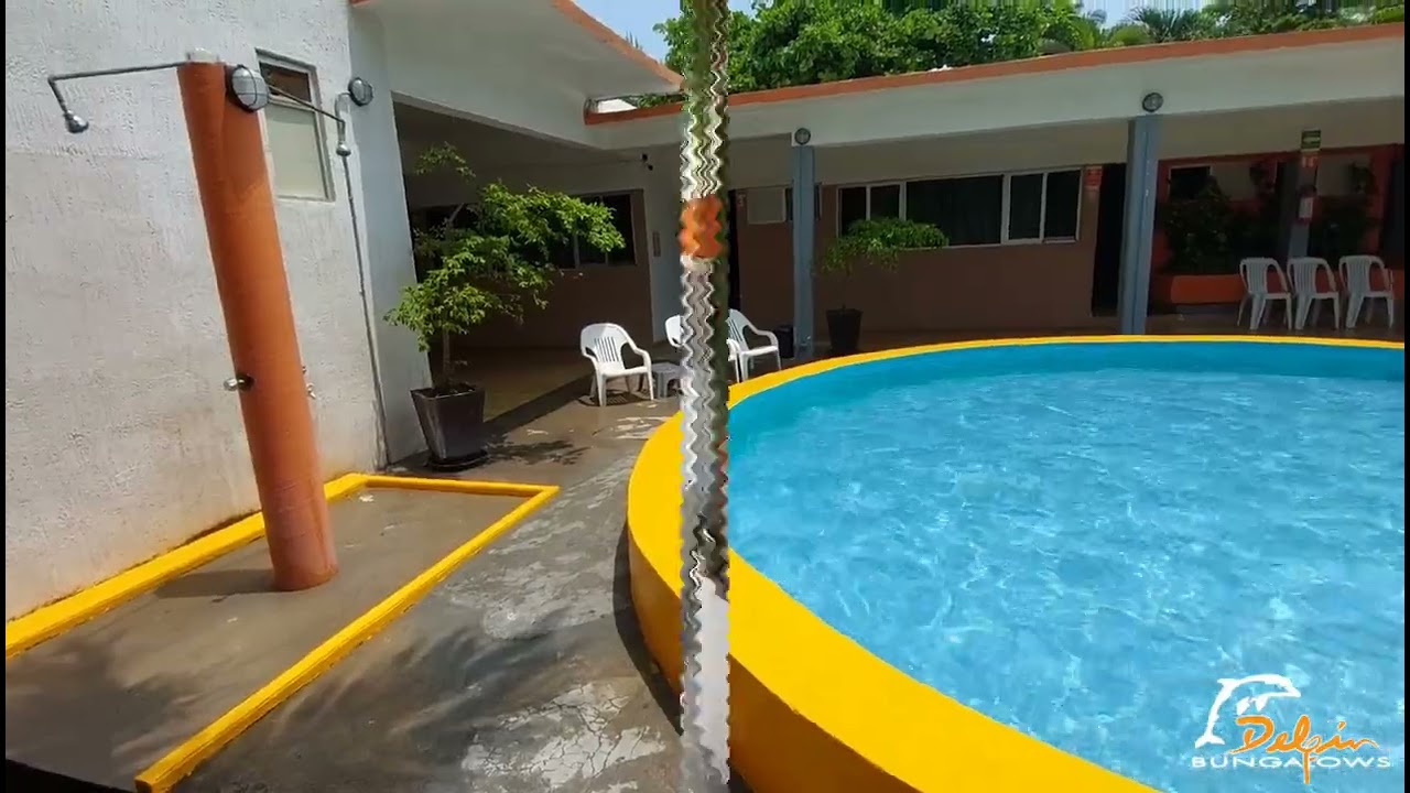 Instalaciones de Bungalows Delfin, Playa Azul, municipio de Lázaro Cárdenas, Michoacan. Octubre 2023