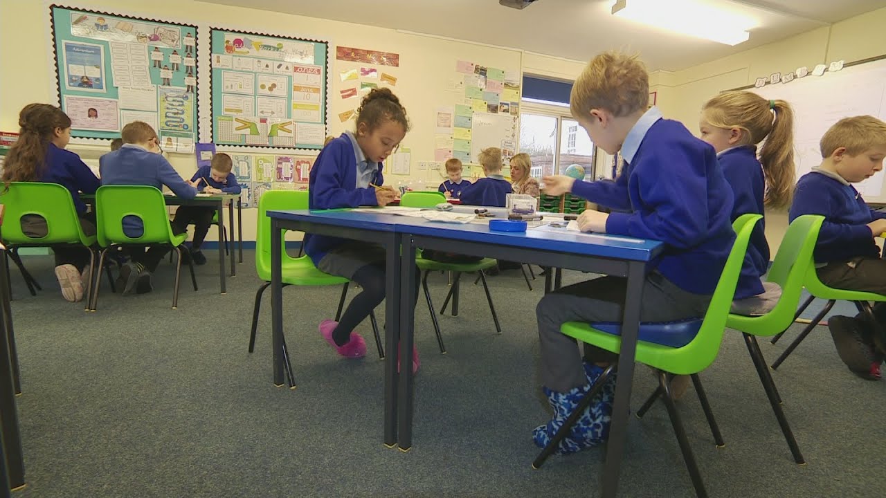 Children are wearing slippers to school to improve grades