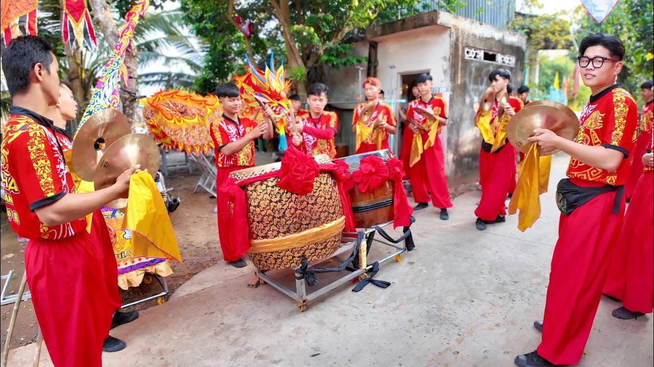 Танец льва под барабаны на Тет 2026 🎇🎉 Удивительное барабанное сопровождение танца льва для ярког...