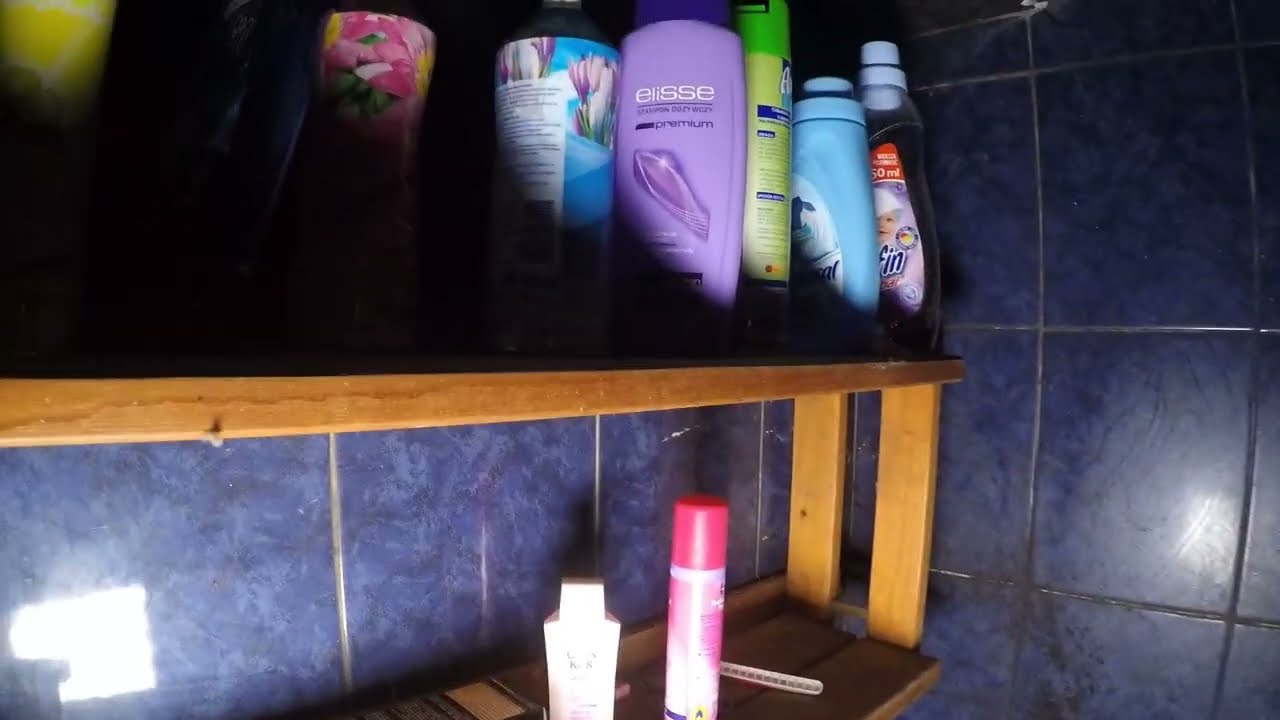 Opuszczona dziupla samochodowa?- Urbex PKR