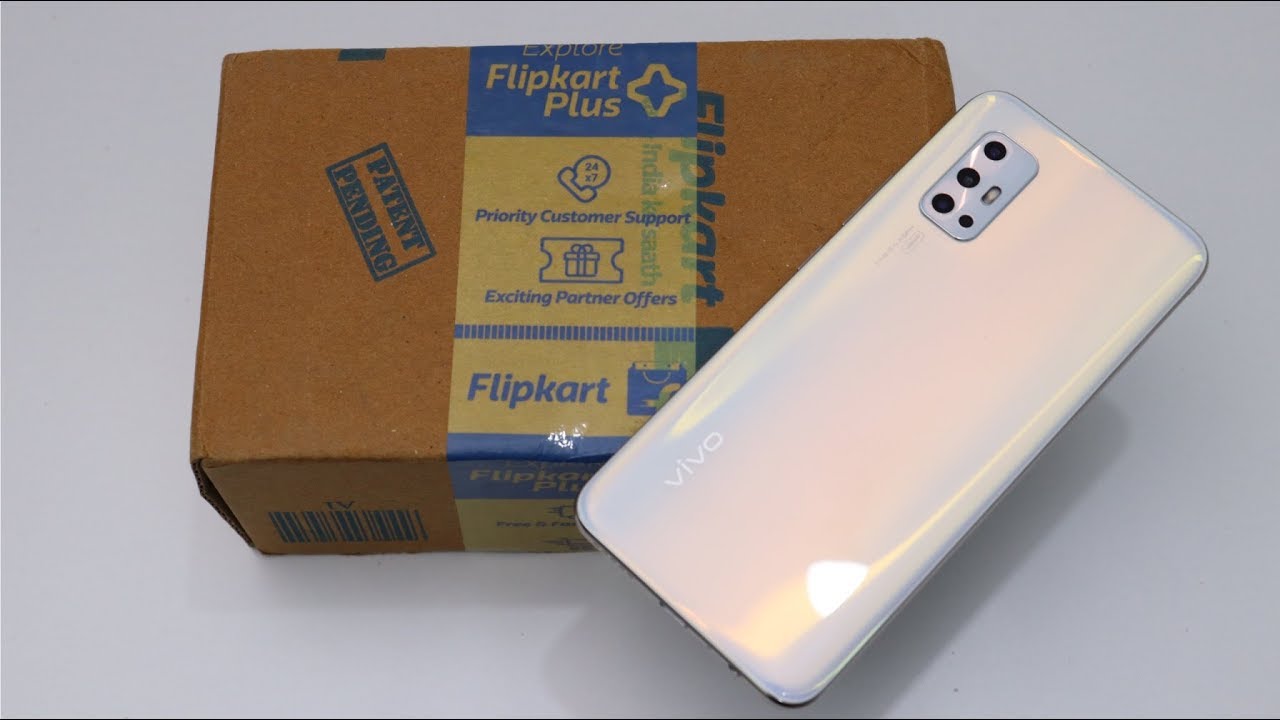 Vivo V17 Unboxing & Full Review In Hindi - Smallest Punch Hole Quad Camera Phone @22990 |Thetechtv