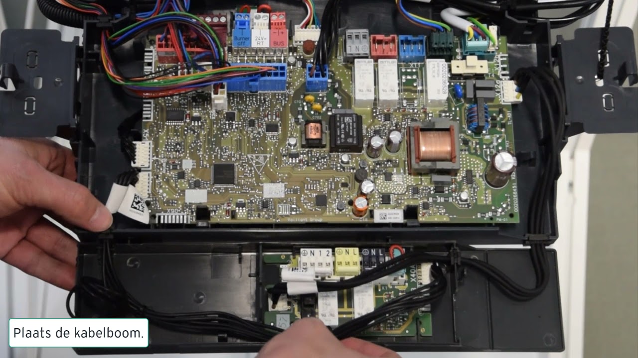 ecoTEC exclusive - Installatie van de 2 uit de 7 module (VR 40)