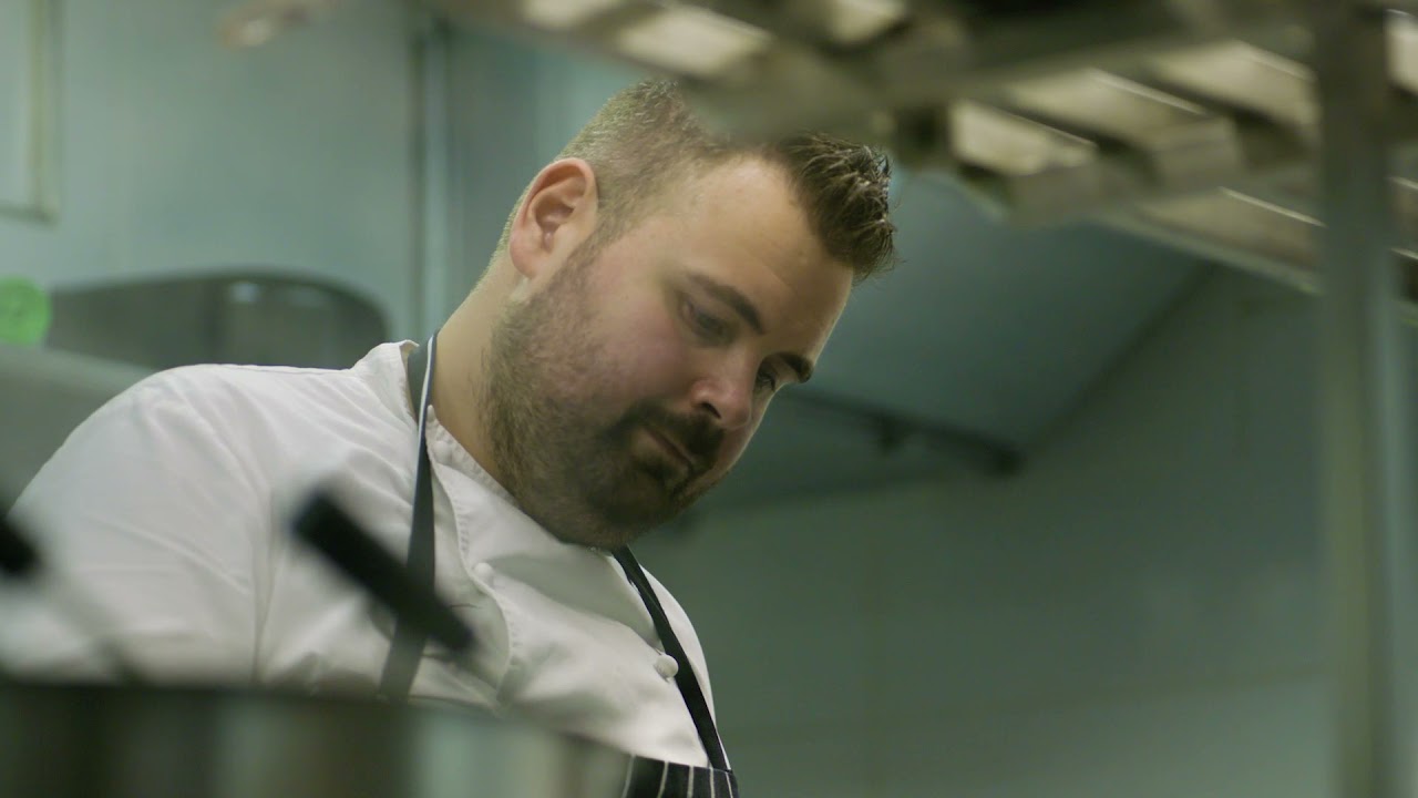 Under Grain | Victor Borg | A Closer Look