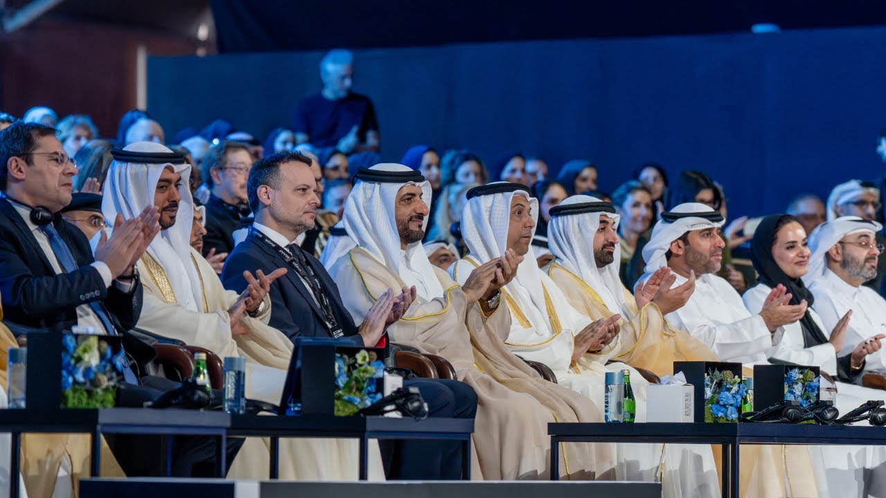 سلطان بن أحمد القاسمي يشهد انطلاق الدورة العاشرة من المهرجان الدولي للتصوير 