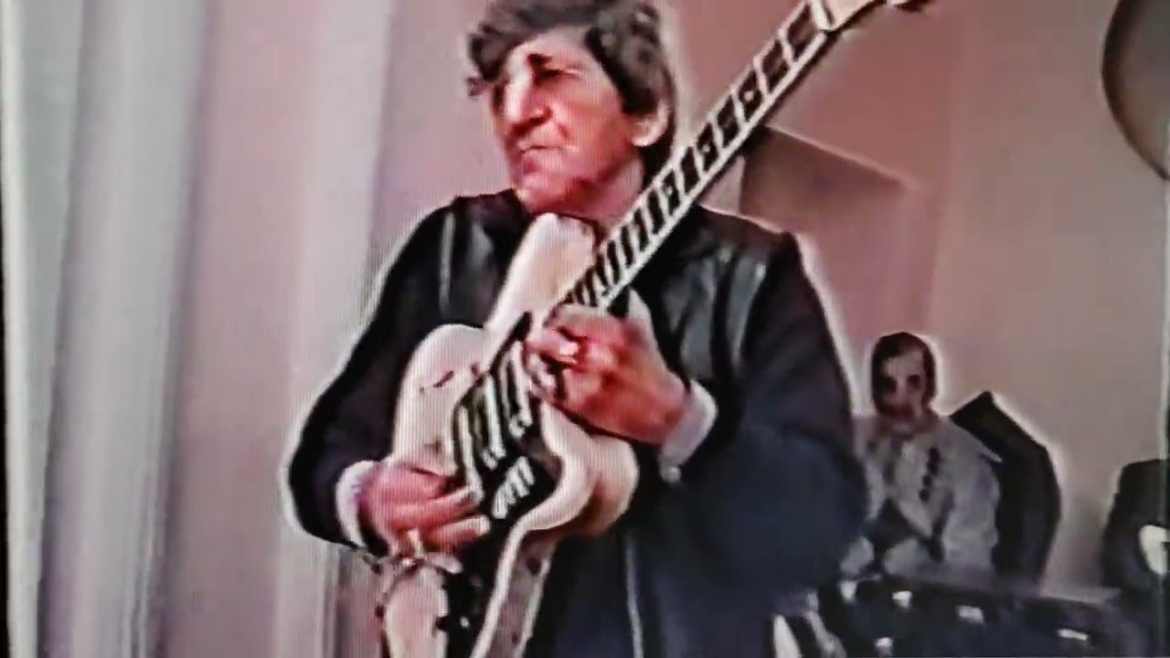 Rəmiş gitara. Yanıq kərəmi, Barı Naxçıvan.