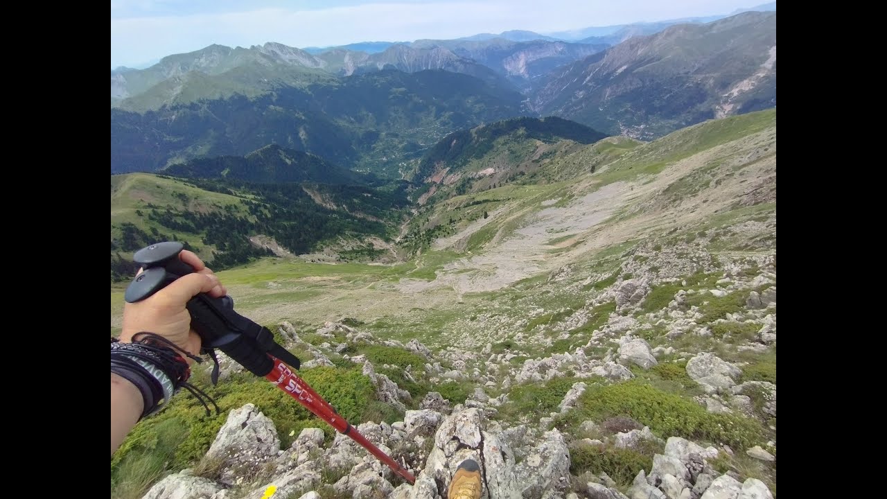 Walking on the mountain ridge of Voutsikaki - Moutsiara. Agrafa (Greece)