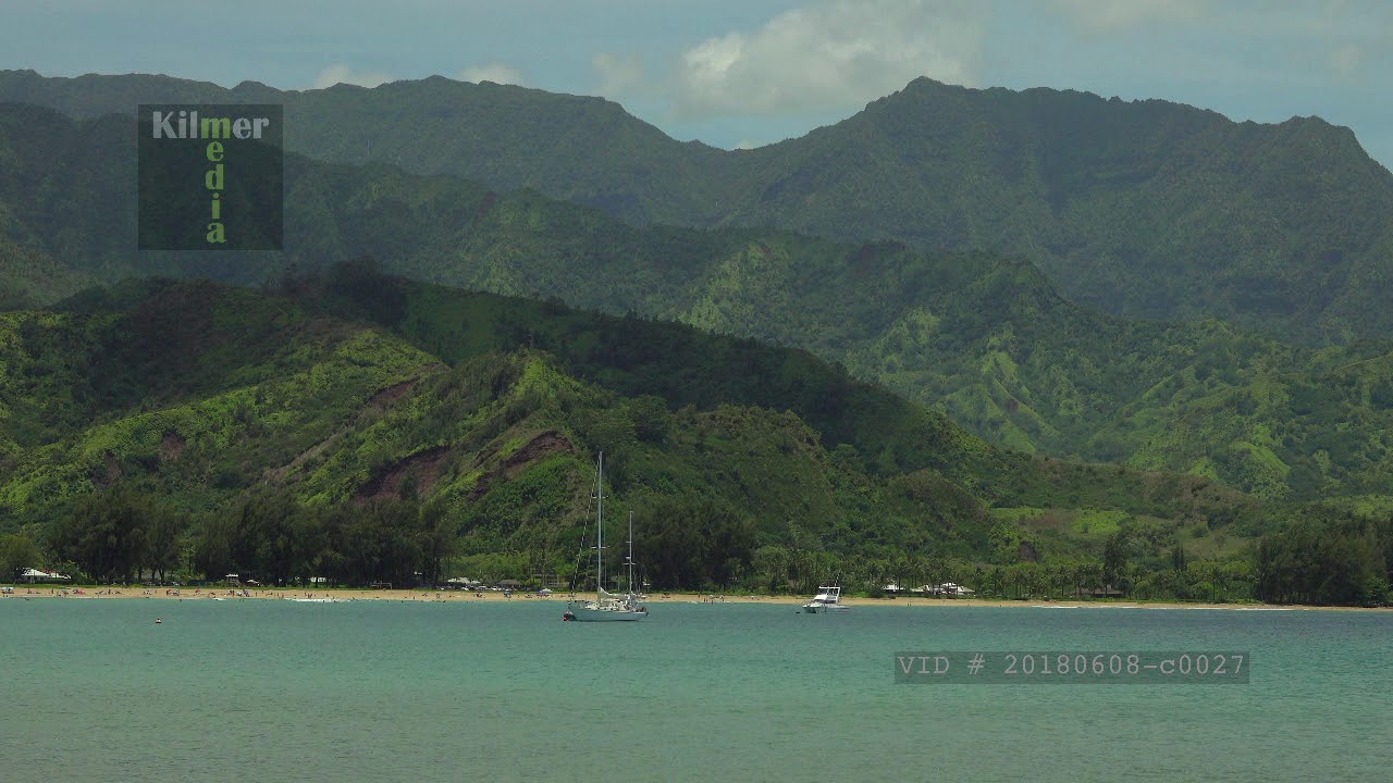 Hanalei Bay with Green Mountains in the Background, Kauai, Hawaii, USA