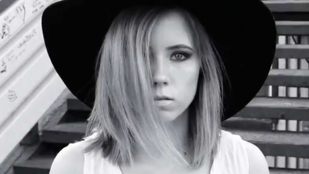 Mary-Kate Fashion Grunge Style Video Outfit 02.08