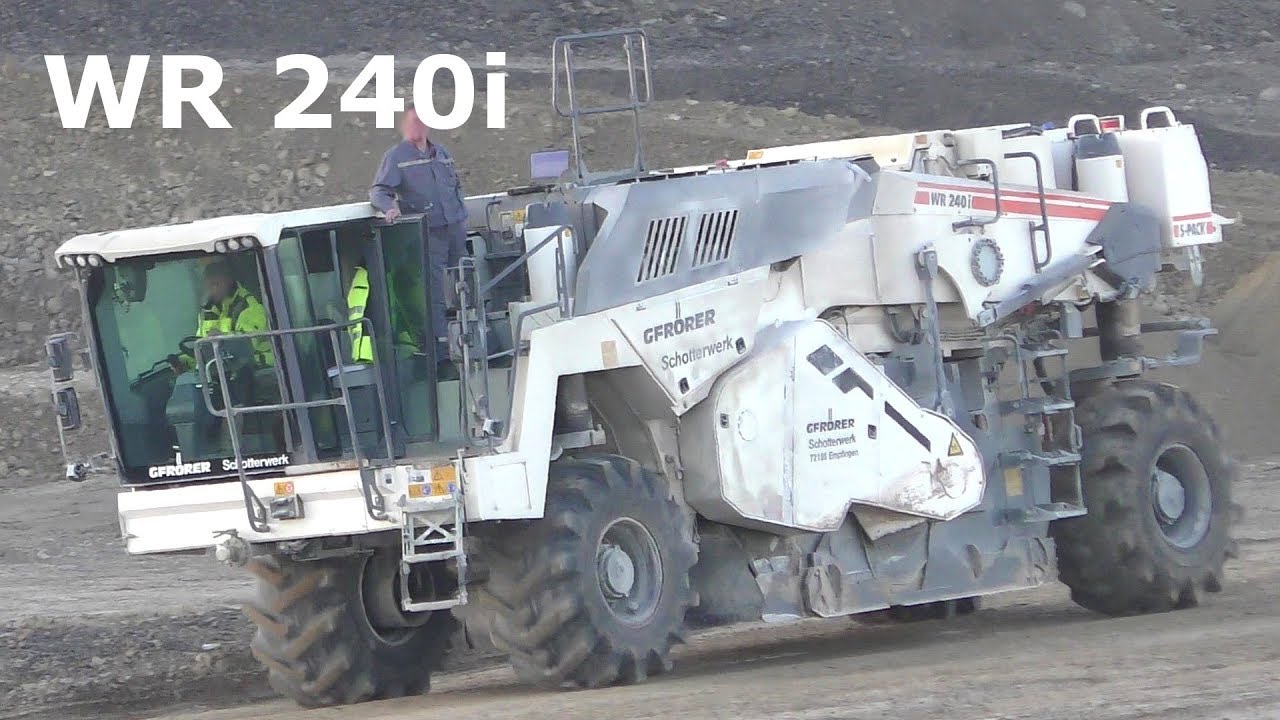 Wirtgen WR 240i - Kaltrecycler und Bodenstabilisierer Gigant auf der Baustelle - Soil stabilization