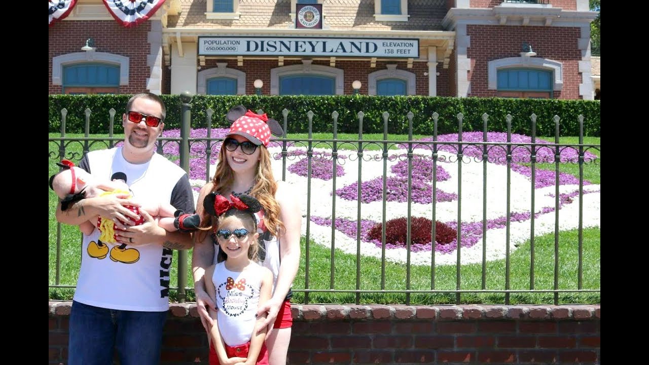 WE'RE AT DISNEYLAND AGAIN!!!