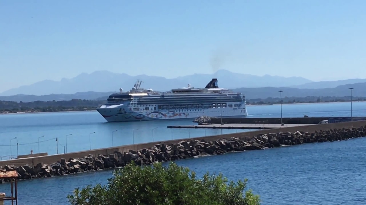 Norwegian Star - Ionian sea 2017 - Arrival at port of Katakolo [4K]