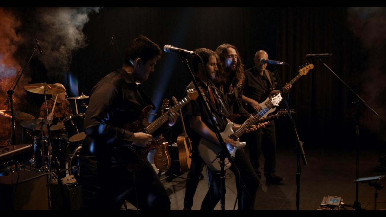 Roller | April Wine | Left On Red