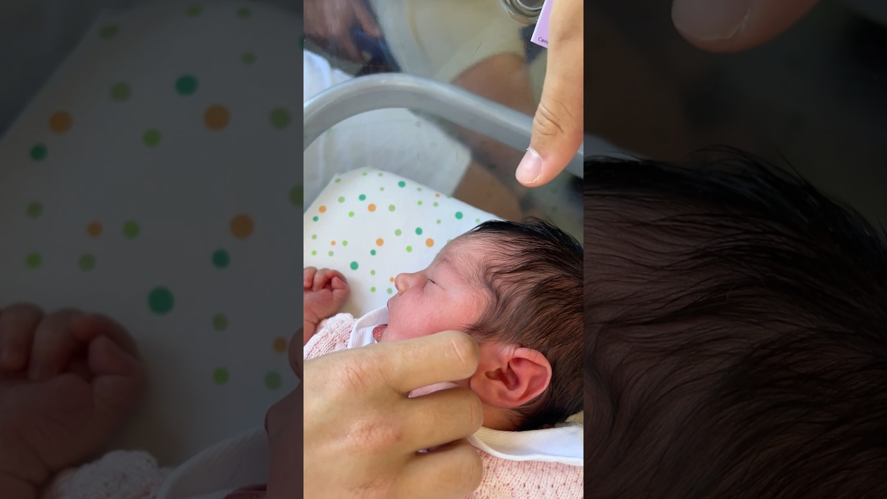 I fratelli vedono per la prima volta la sorellina❤️