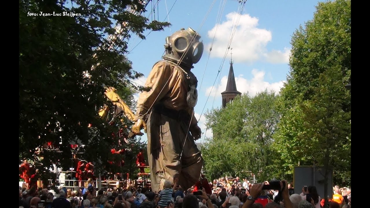 De Reuzen van  Royal de Luxe in Leeuwarden (2) 17-08-2018