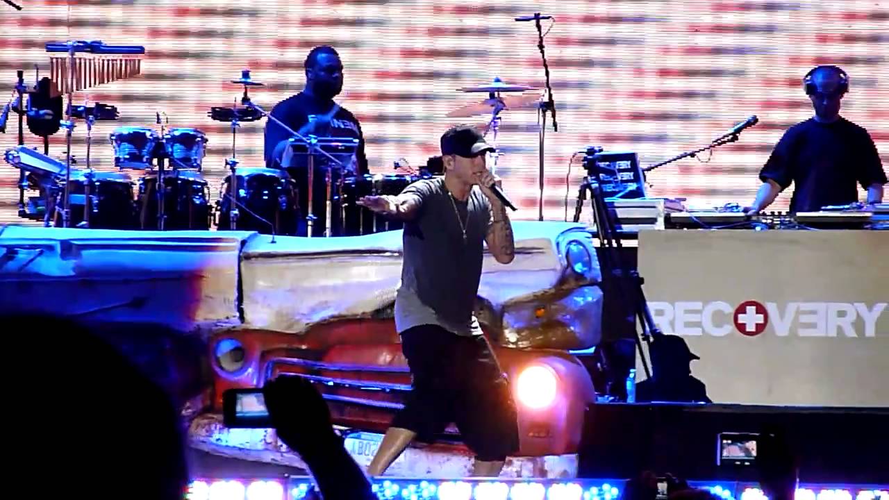 Jay Z ft. Eminem - Renegade (Comerica Park 9-2-10)  LIVE!!
