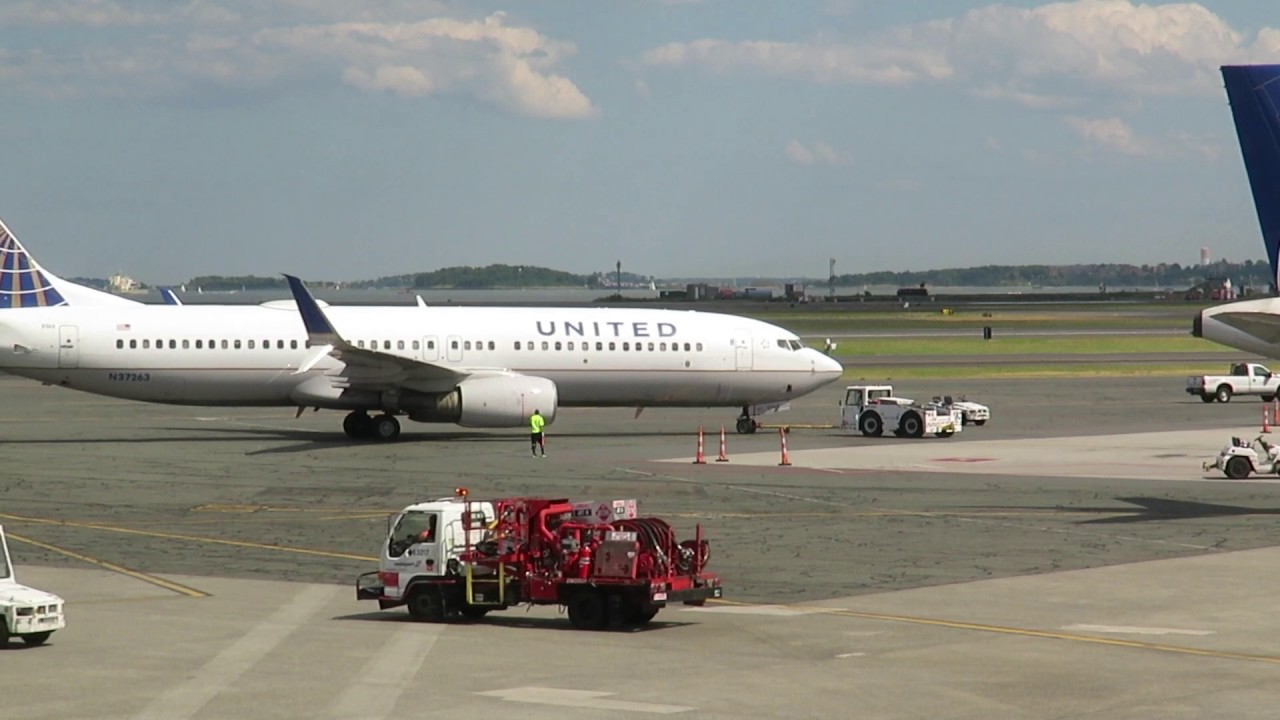 Plane spotting in Boston Logan Airport