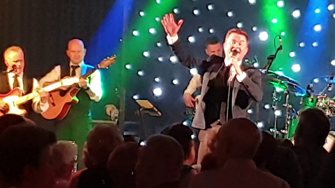 Michael English at the Leeds Irish Centre(5)