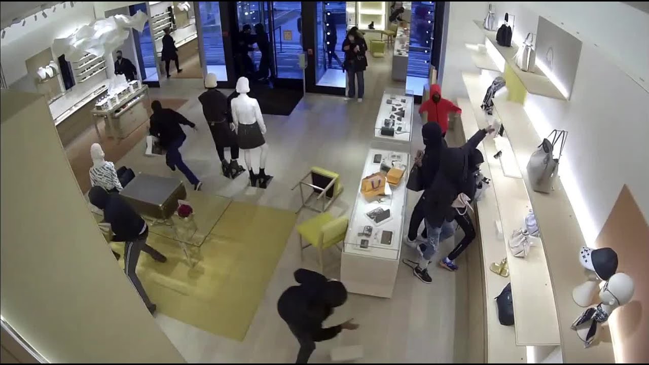Surveillance Video: 14 Thieves Hit Oakbrook Center Mall Louis Vuitton Store