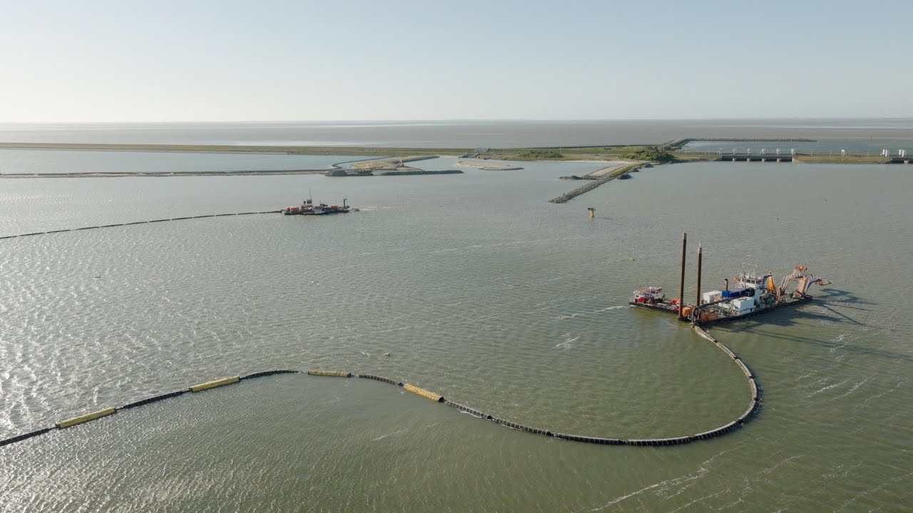 VISMIGRATIERIVIER || Snijkopzuiger Biesbosch bouwt circulaire dam voor Vismigratierivier
