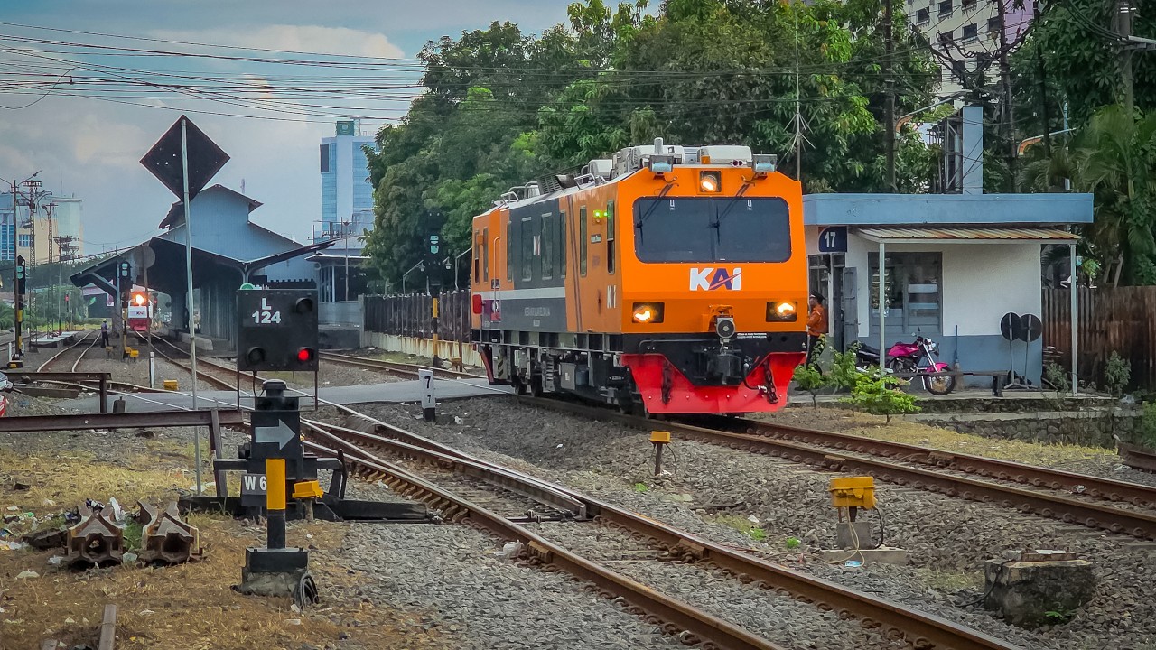3 KALI MEREKAM KAUJR DAN MOMEN KERETA DI SURABAYA DAN SIDOARJO