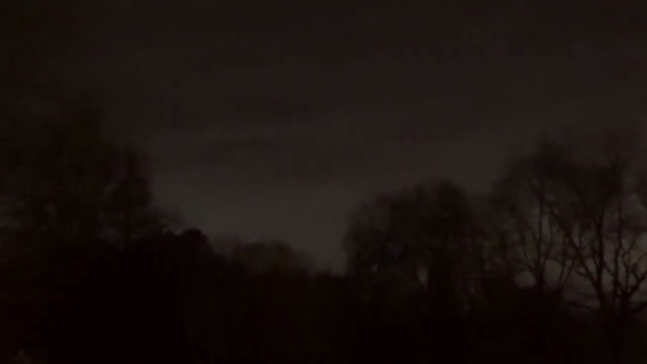 Strange Lights in The Sky over Plainwell - Michigan - USA - 22 December 2025