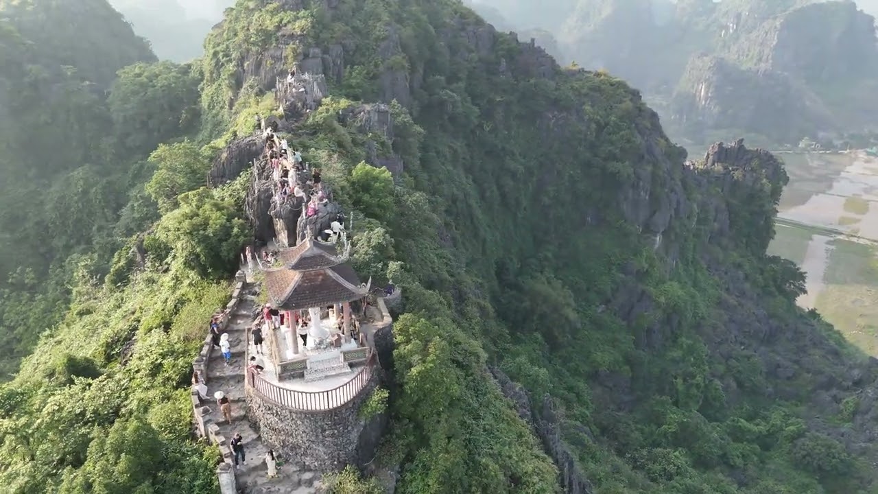 The lying dragon mountain 