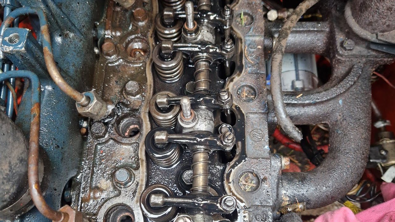 Kubota 4cyl engine getting new injector seals , thank you to Thomas fuel injection for the parts 👍