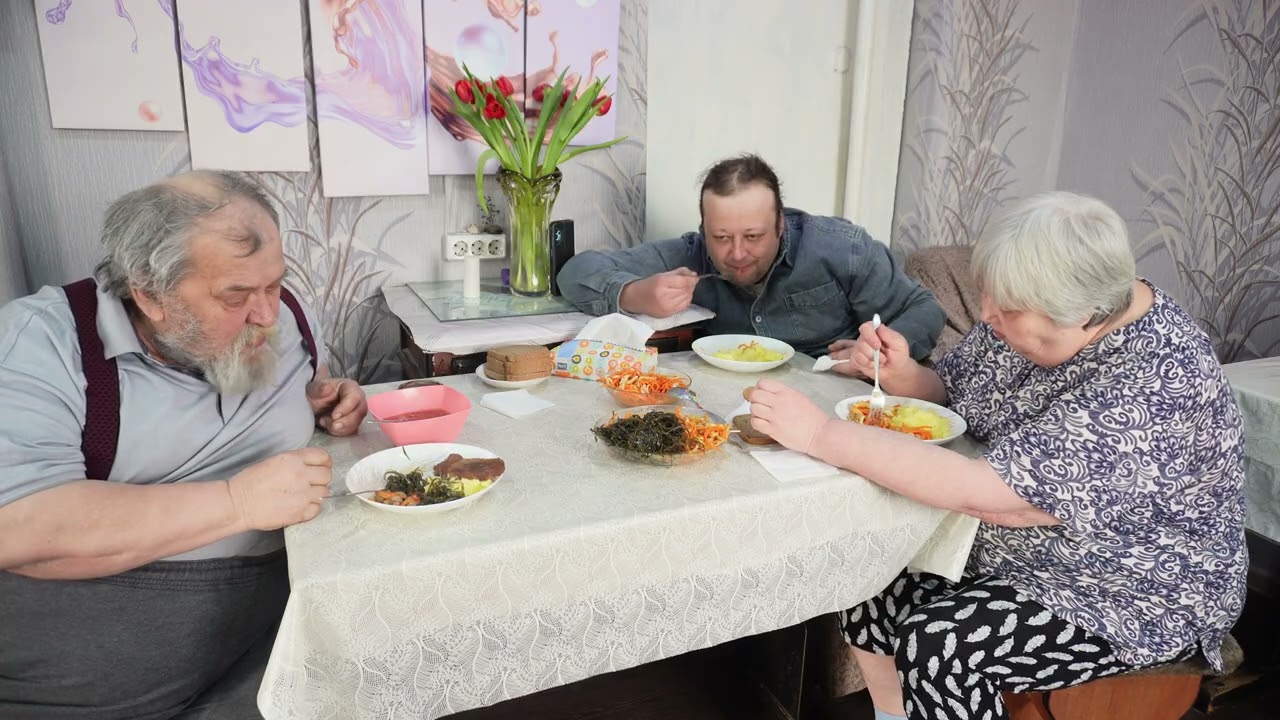 Как встретила 8-марта 2025 семья из села Вкусно кушаем и празднуем праздник ПОДВАЛ ИЛЬИЧА