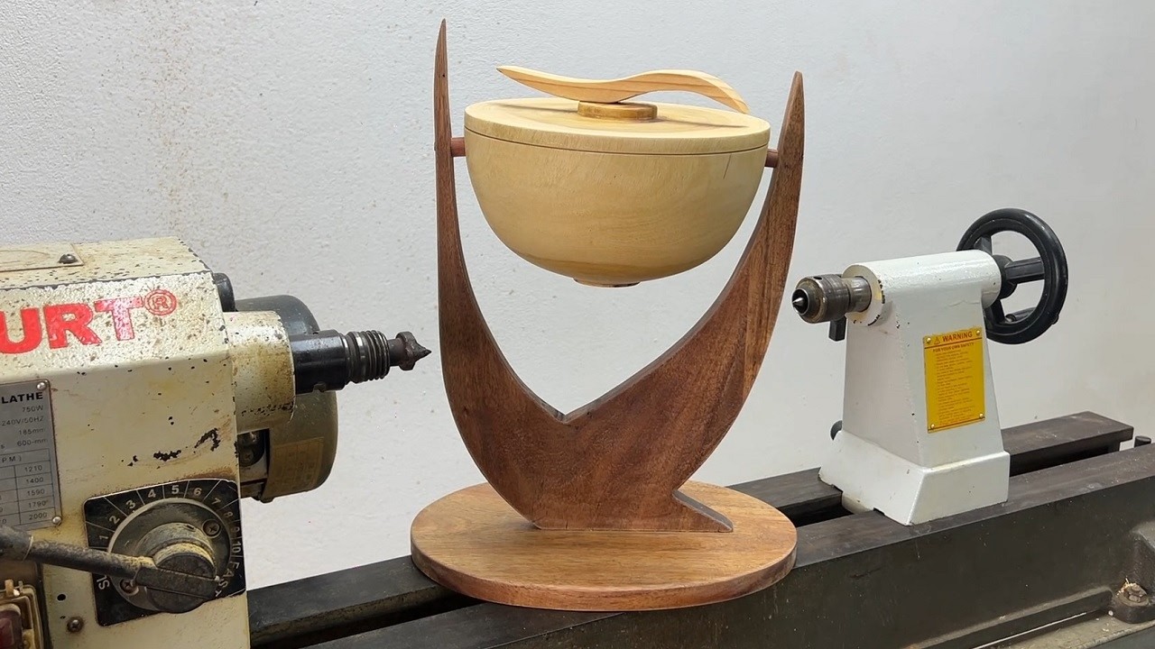 Crazy Woodturning - Exquisite Wooden Bowls On Artistic Stands
