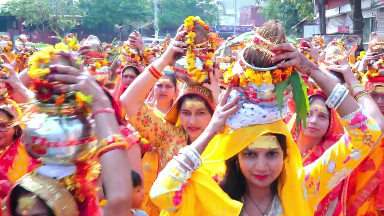 भव्य कलश यात्रा श्रीशिव महापुराण कथा पं. अमित नारायण द्विवेदी जी स्थान-खेरिया मोड़, अर्जुन नगर, आगरा